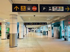 -蒙特利尔皮埃尔·埃利奥特·特鲁多国际机场