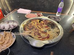 -洞亭火锅(防空洞总店)
