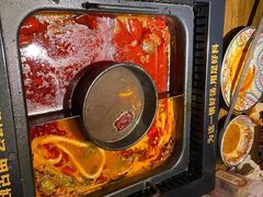 -老牌坊云南鱼豆花火锅(哈西万达店)