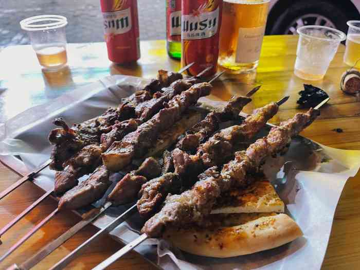 新疆阿力烧烤-"看公众号来的,没想到是家网红烧烤09大概.