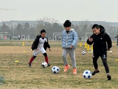 -Riverside河畔少儿足球培训(前滩店)