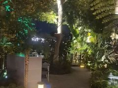 -茅草房·河畔园林火锅