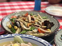 鲜百合炒莲藕-龙桥私厨·姜花菊花过桥鱼·顺德菜(容桂店)