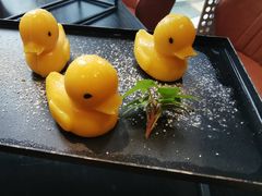 芒果慕斯小黄鸭-卯火锅(人和协信店)