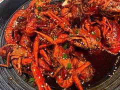 -肥肥虾庄·金牌油焖大虾(汉街SKP店)