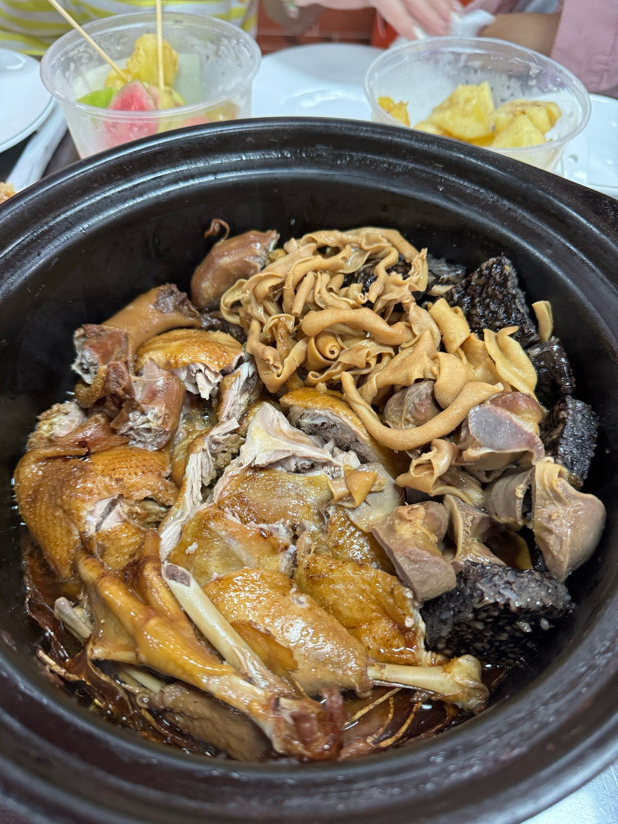 张林阿山姜母鸭(新华北路店)排队人很多 很香