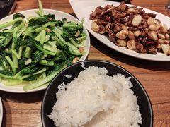 -泉畔人家·老济南经典鲁菜(大明湖店)