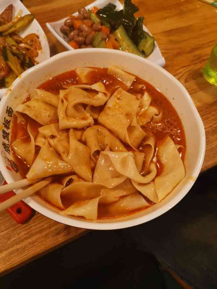 鹿盟板面-"吃过不下三四家鹿盟板面了,但卫生规模属这.
