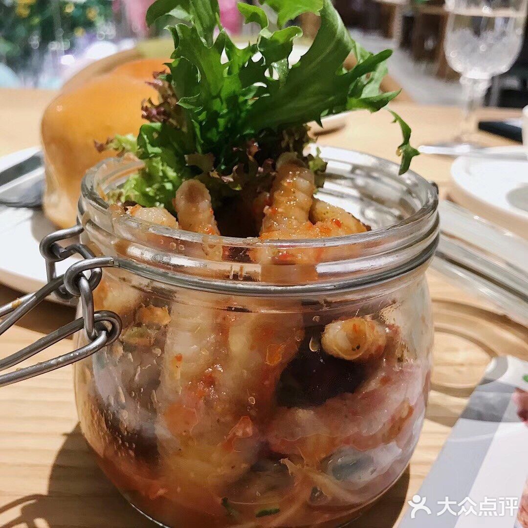 说道新加坡菜，就想到刚出的剧小娘惹里面的菜光看流口水