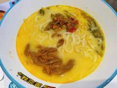 -灵芝妹子海鲜米线(劳动公园店)