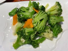 蒜蓉西兰花-满堂春特色餐馆