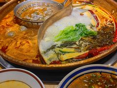 -洱火云南酸菜牛肉火锅(石景山当代商城店)