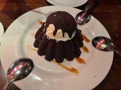 驰名巧克力熔岩蛋糕-Chili's Cafe&Bar奇利斯(滨江店)