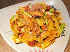 -肖四女乐山跷脚牛肉(世博源店)