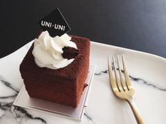 -UNI UNI(环亚凯瑟琳店)