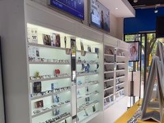 -诺柯视眼镜-蔡司依视路官方工厂店(淞南一店)