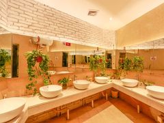 学员卸妆间-贺加贝化妆美甲培训学校