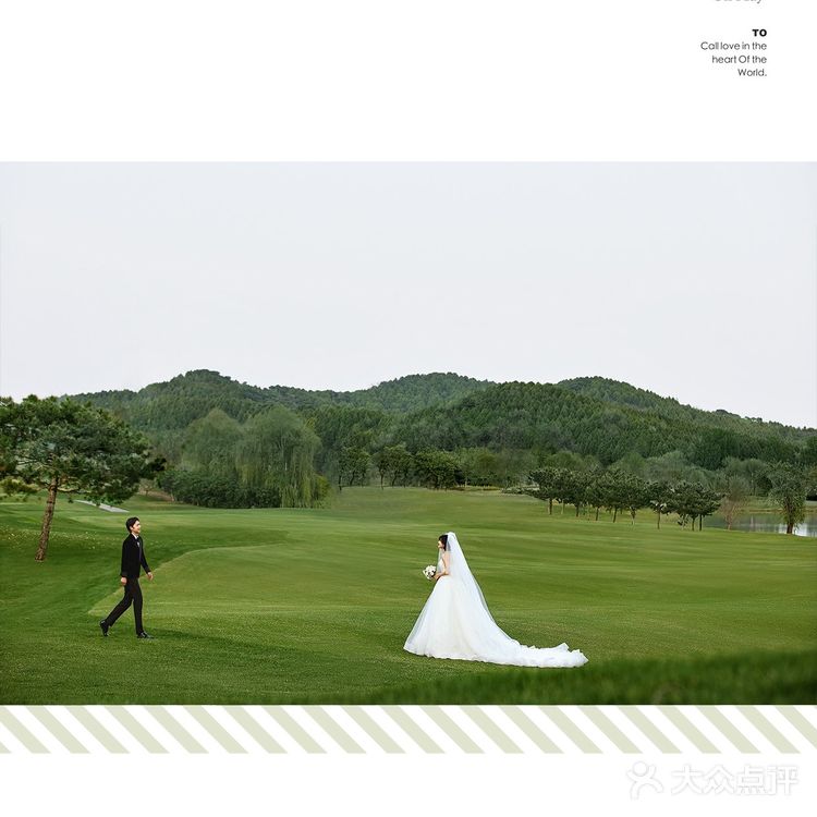 没有人能拒绝大场面草坪婚纱照的诱惑
