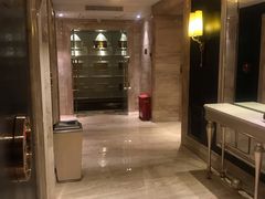 -永恒朗悦酒店(广西大学地铁站大学东路万达广场店)