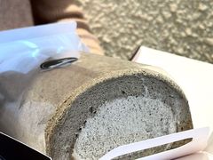 乌漆麻黑喷香芝麻卷-SKROLL卡特司库·蛋糕定制·生吐司·司康(古北程家桥店)