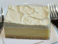 -Fridi Patisserie Cafe