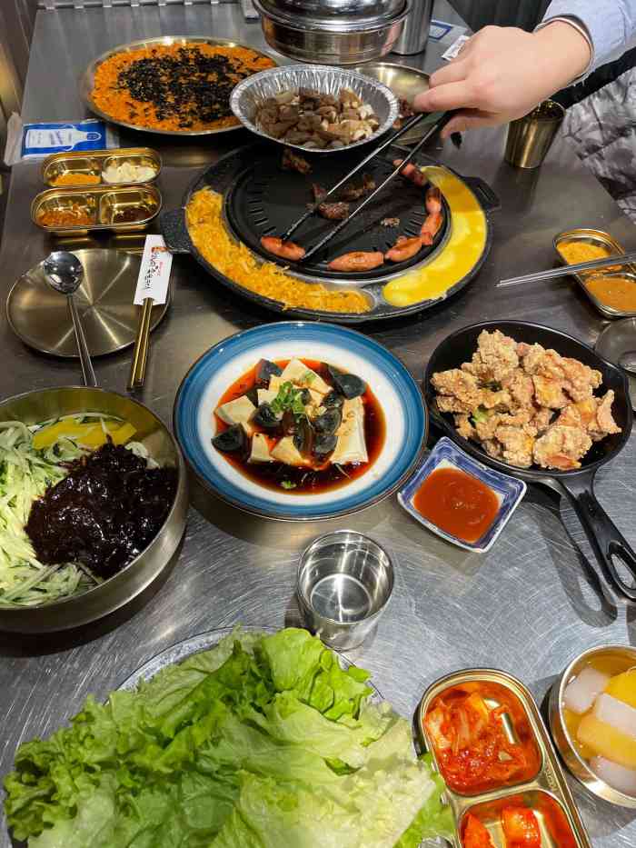 老板娘的烤肉店(西安路店)-"菜品不错!味道不到!不知道够不够了..."-