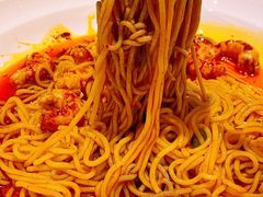 红油小龙虾天使面-人间采蜜(海信广场店)