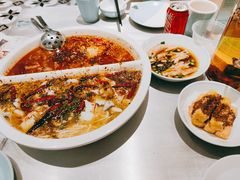 -姚姚酸菜鱼·金戈戈香港豉油鸡(喜荟城联名店)