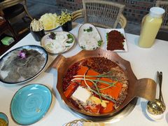 -墨居上隐·院子里火锅(峨眉店)