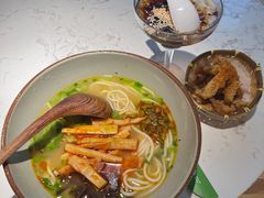 -百春原湖南牛肉粉(百联世纪店)