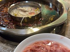-渝嘴小老弟老火锅(华新村店)