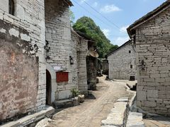 -高荡千年布依古寨旅游景区