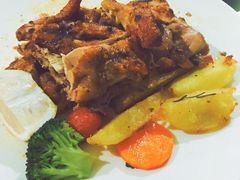 半只春鸡配迷迭香烤土豆-IL Forno 意坊·意大利餐厅(温州万象城店)