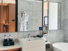 -深圳国际会展中心希尔顿酒店(前海华发冰雪世界店)