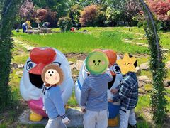 -田园东方蜜桃村的田野营地
