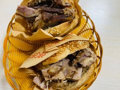 烧饼夹肉-洪峰浩老北京烧饼夹肉(角门路店)