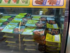 -周黑鸭(北京海淀区新中关店)