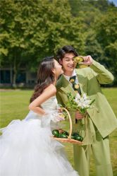 -易摄影婚纱摄影工作室