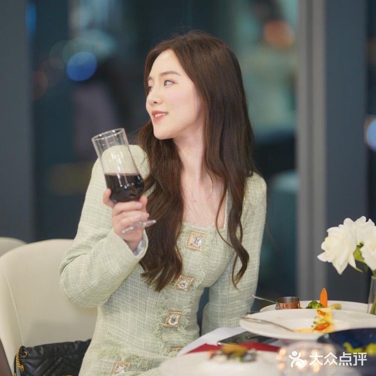 打卡了长沙新开的高空法式餐厅！ 