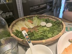 -尚尚仙·酸汤猪手·猪肚鸡火锅(华联万柳购物中心店)