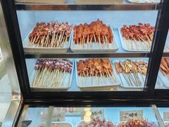 -哈尔滨小酒馆·鲜肉现穿自助烧烤(康新花园店)