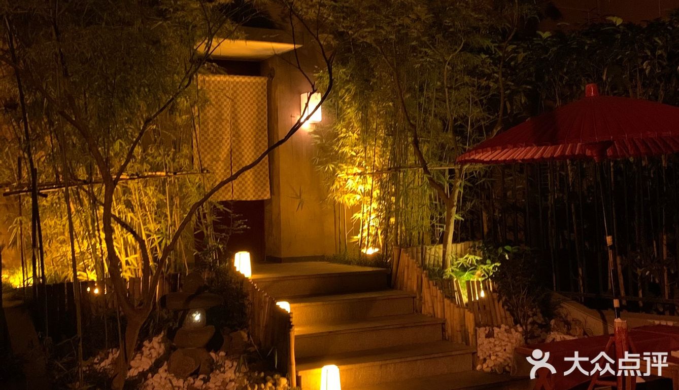 秋天约朋友一起吃个晚餐