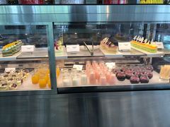 面包甜点陈列柜-昆山琶拉帝诗酒店·河畔咖啡厅Riverside Cafe