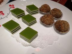 绿茶糕拼芝麻粉时-万家宴海鲜大酒楼(五四路店)