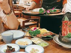 -明洞阿姨·韩式酱蟹烤肉·创意料理(三元桥店)