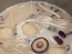 -洪氏嗨捞·猪肚鸡火锅(阳光天地店)