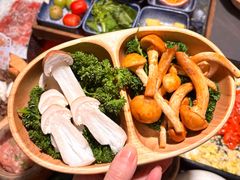 -楠小云·云南鲜牛野生菌自助火锅(九眼桥店)