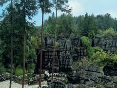 -梭布垭石林景区