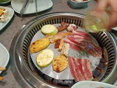 -金滏山烤肉·海鲜·火锅自助餐厅(襄阳万达店)