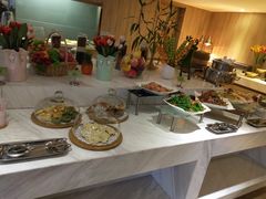 -西安大雁塔科技大学地铁站亚朵酒店